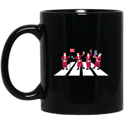 Santa Gift, Santa Road Crossing, Xmas Gift, Road Scene Black Mug