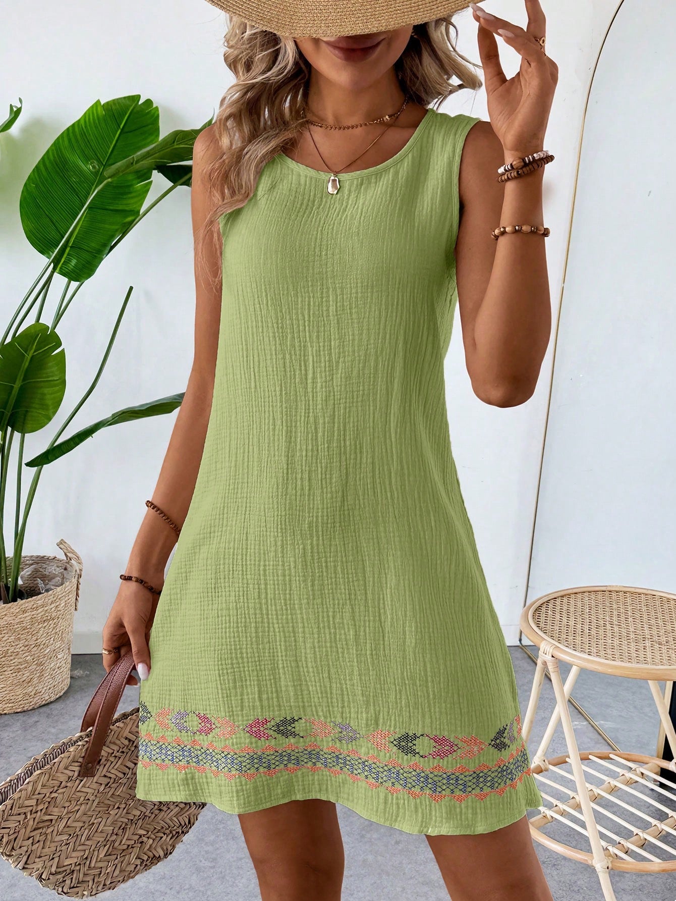 Effortless elegance meets summer style with our Apricot Linen Texture Sleeveless Summer Dress. Made from high-quality linen, this dress is lightweight and breathable, perfect for warm weather. The sleeveless design adds a touch of sophistication, making it a versatile and timeless addition to your wardrobe.