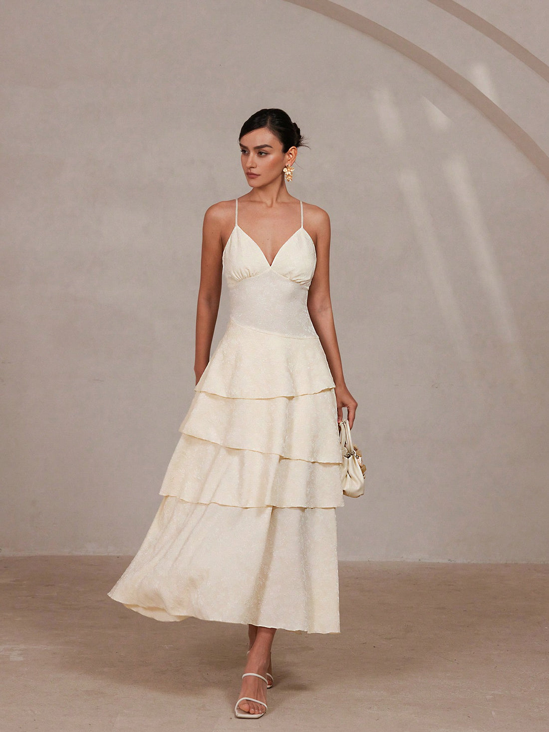 Introducing the "Effortless Elegance" from Aveloria - the Rosie Sleeveless Jacquard Dress for Everyday Chic. With its effortless style and elegant design, this dress is perfect for any occasion. Bring out your inner fashionista and make heads turn with this dress that combines comfort and sophistication. (No more fashion faux pas!)