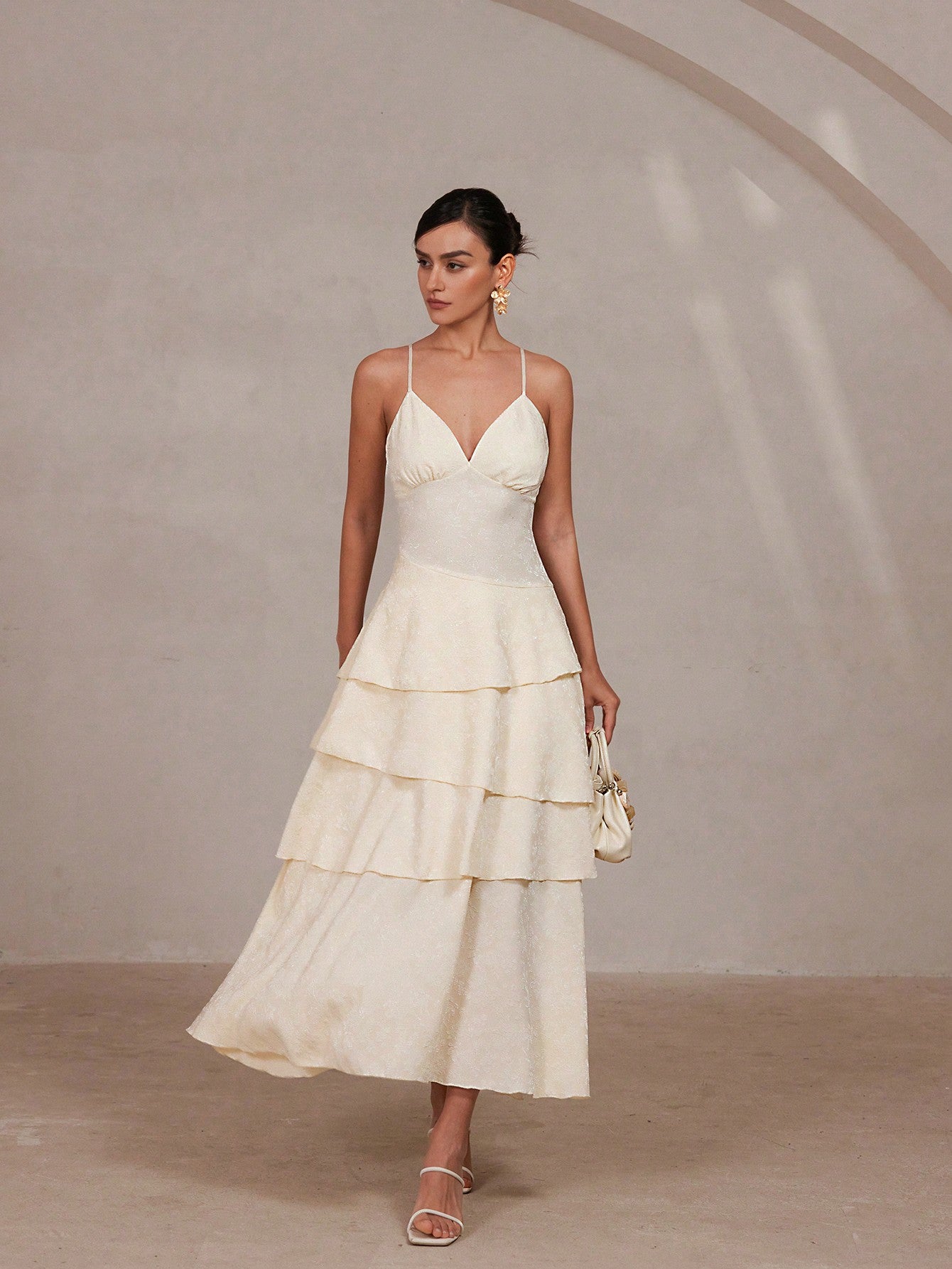 Introducing the "Effortless Elegance" from Aveloria - the Rosie Sleeveless Jacquard Dress for Everyday Chic. With its effortless style and elegant design, this dress is perfect for any occasion. Bring out your inner fashionista and make heads turn with this dress that combines comfort and sophistication. (No more fashion faux pas!)