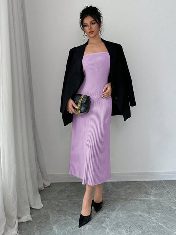 Effortless Elegance meets ultimate comfort with the Elenzga Women's Solid Color Long Maxi Sweater Dress. This versatile dress effortlessly elevates any ensemble, making it perfect for any occasion. With its cozy sweater material and flattering maxi length, you'll stay stylish and comfortable all day long.