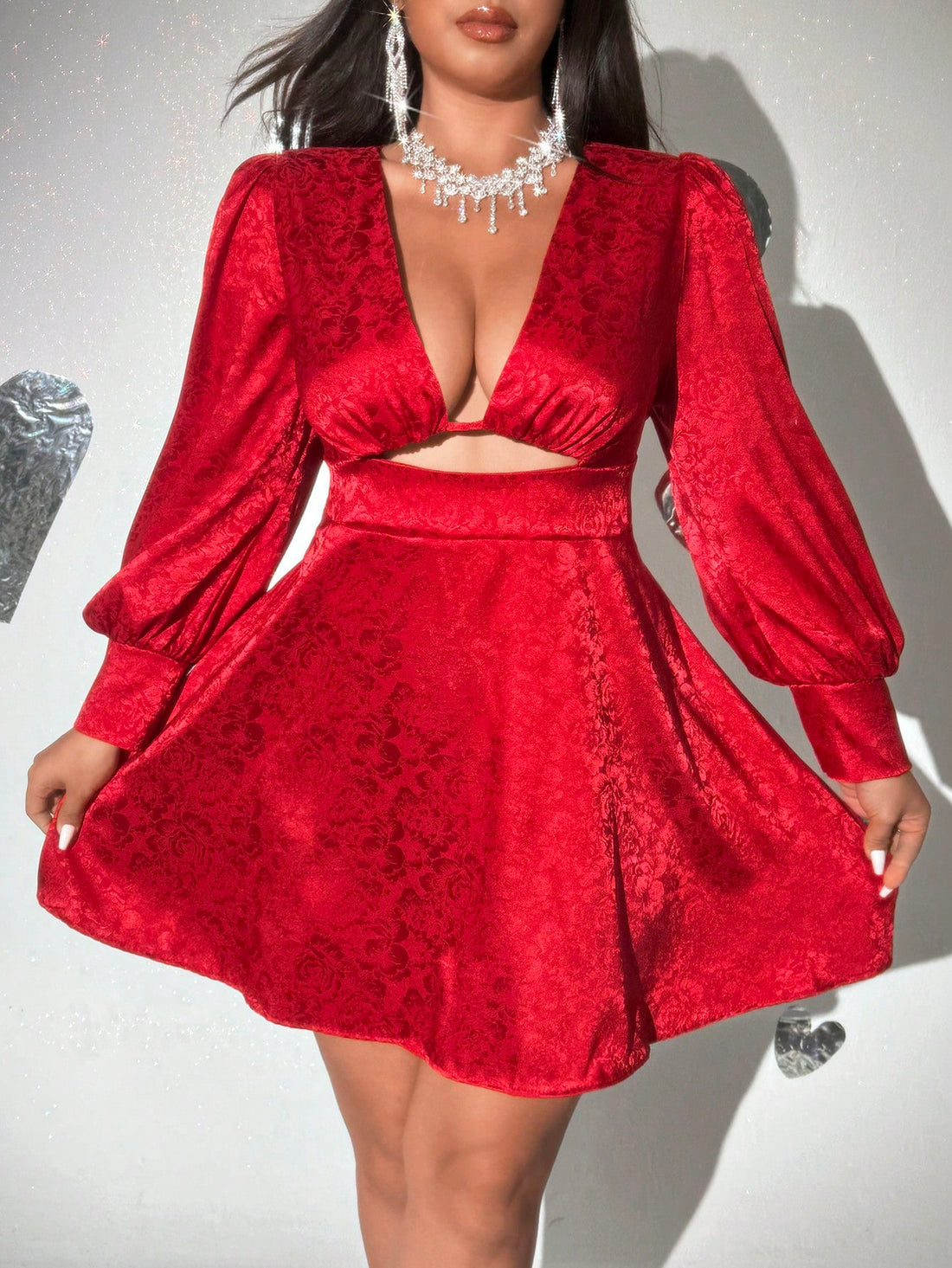 Add a touch of effortless elegance to your wardrobe with our Plus Size V-Neck Jacquard Patterned Casual Dress. Made with comfort and style in mind, this dress features a flattering v-neck design and a beautiful jacquard pattern. Perfect for any casual occasion, this dress will make you feel confident and chic.