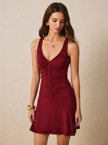 Get ready to turn heads at summer festivities with the Effortless Elegance Po-selle mini dress. With pleated details and a flattering V-neck, this dress radiates elegance while also being easy to wear. Perfect for effortless style and fun in the sun!