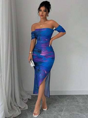 Stay effortlessly stylish with this stunning off-shoulder printed casual dress from Effortless Elegance. The unique print and off-shoulder design will make you stand out in any occasion. Crafted with high-quality materials, this dress is both comfortable and chic. Elevate your wardrobe with this must-have dress.