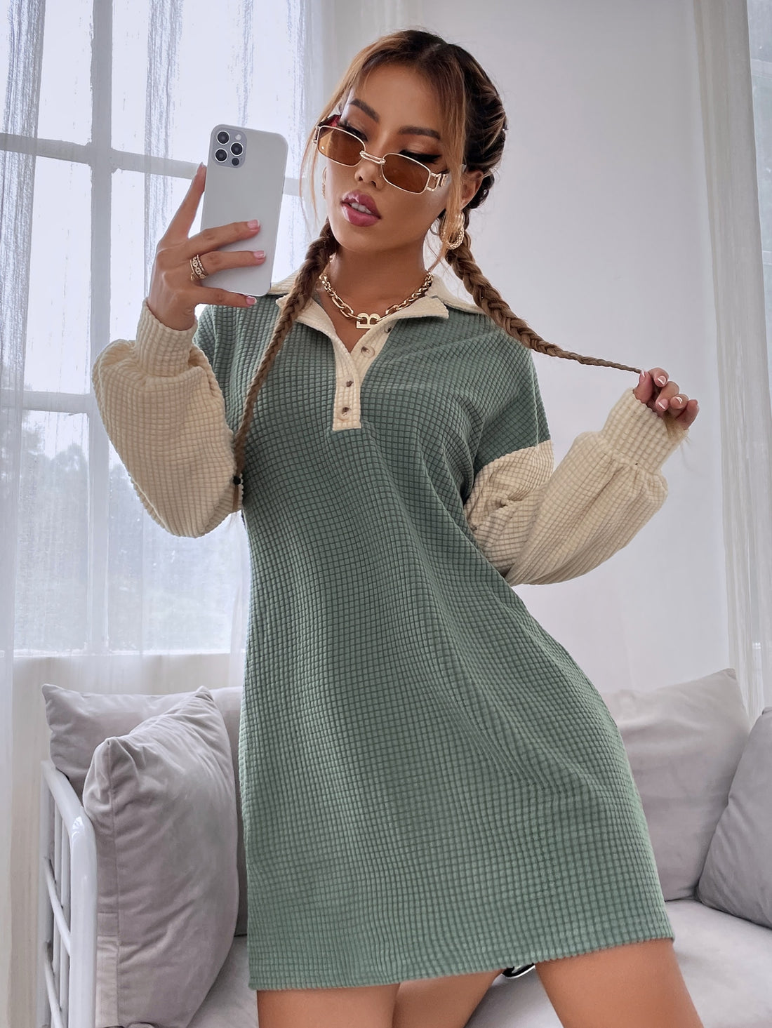 Discover Effortless Style with our Two-Tone Drop Shoulder Dress. Made with a striking two-tone design and comfortable drop shoulder fit, this dress effortlessly transitions from day to night. Perfect for any occasion, this dress offers timeless style and ease of wear.