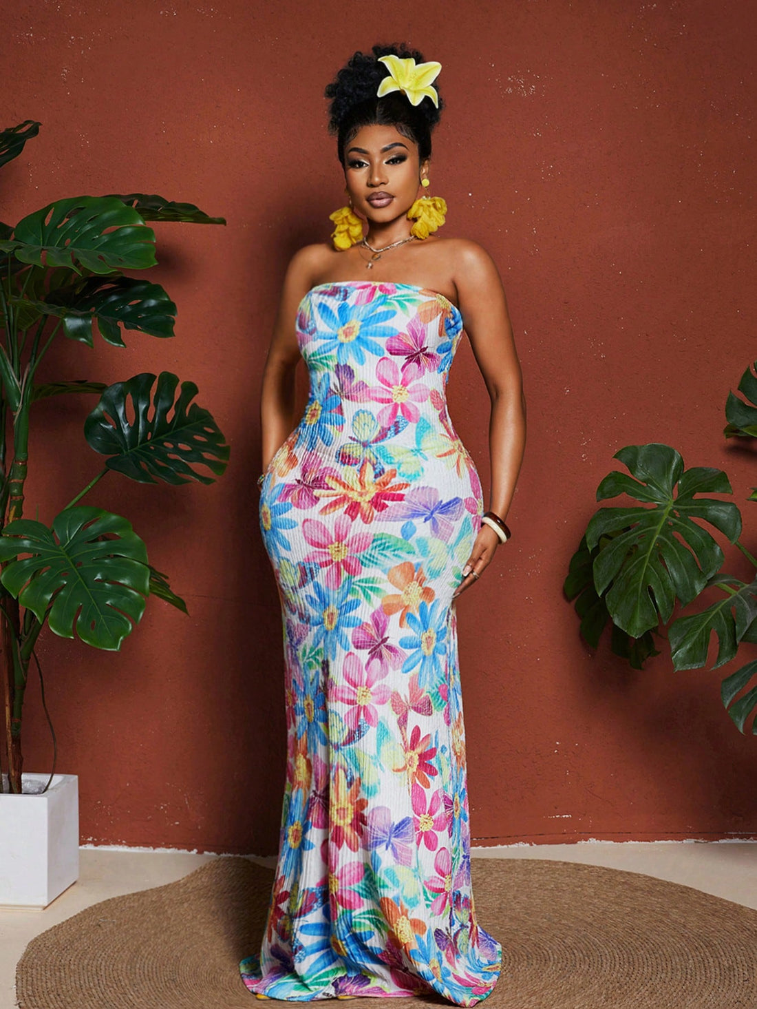 Embrace sun-kissed days in this plus size strapless minimalist fashion piece! Perfect for mixing and matching, this breezy summer essential lets you strut your stuff with confidence. No fussy straps, no complicated styling—just slip it on and you're ready to turn heads at beach parties, backyard BBQs, or wherever your summer adventures take you!