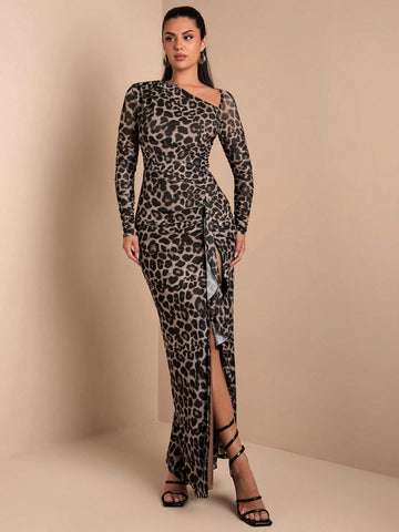 This leopard print dress is a fun and flirty choice for any occasion. Its unique asymmetric design adds an elegant touch to your look, perfect for cocktail parties, dates, and special occasions in the cooler months. Get ready to turn heads and feel confident in this stylish dress!