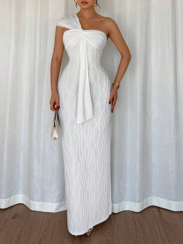 Introducing the dress that proves elegance doesn't require effort! This asymmetric tie-front bow dress is your new go-to for looking put-together without trying too hard. The playful bow detail adds a touch of whimsy, while the asymmetric cut keeps things modern and interesting. Perfect for casual outings, coffee dates, or whenever you want to feel effortlessly chic. Slip it on and let the dress do the talking—because sometimes the best style is the kind that feels like second nature.