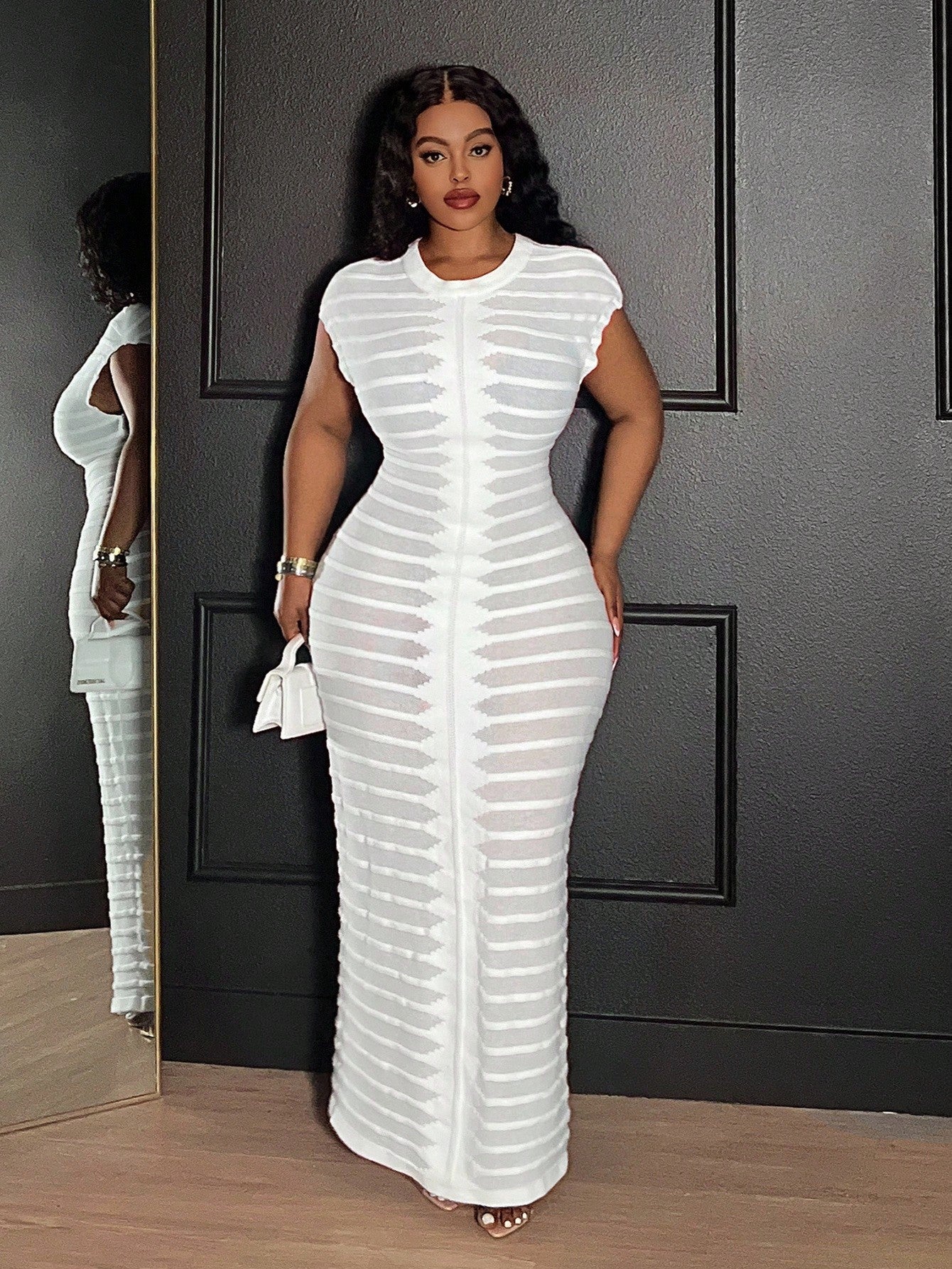 Step into the season with flair in this Elegant Autumn Ruched Maxi Dress. Featuring playful ruching and delicate sheer accents, it moves beautifully and catches the light just right. Whether you're dancing at a wedding or mingling at a party, this dress delivers effortless charm and comfort all night long.