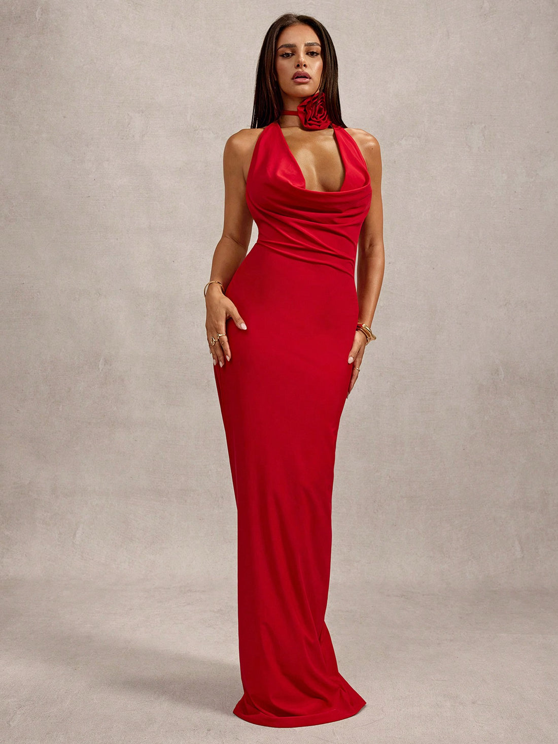 Turn heads and feel confident in this elegant backless dress, designed for autumn and winter. The v-neck and bodycon silhouette are perfect for romantic dates, parties, and special occasions. Embrace your inner fashionista and shop now!