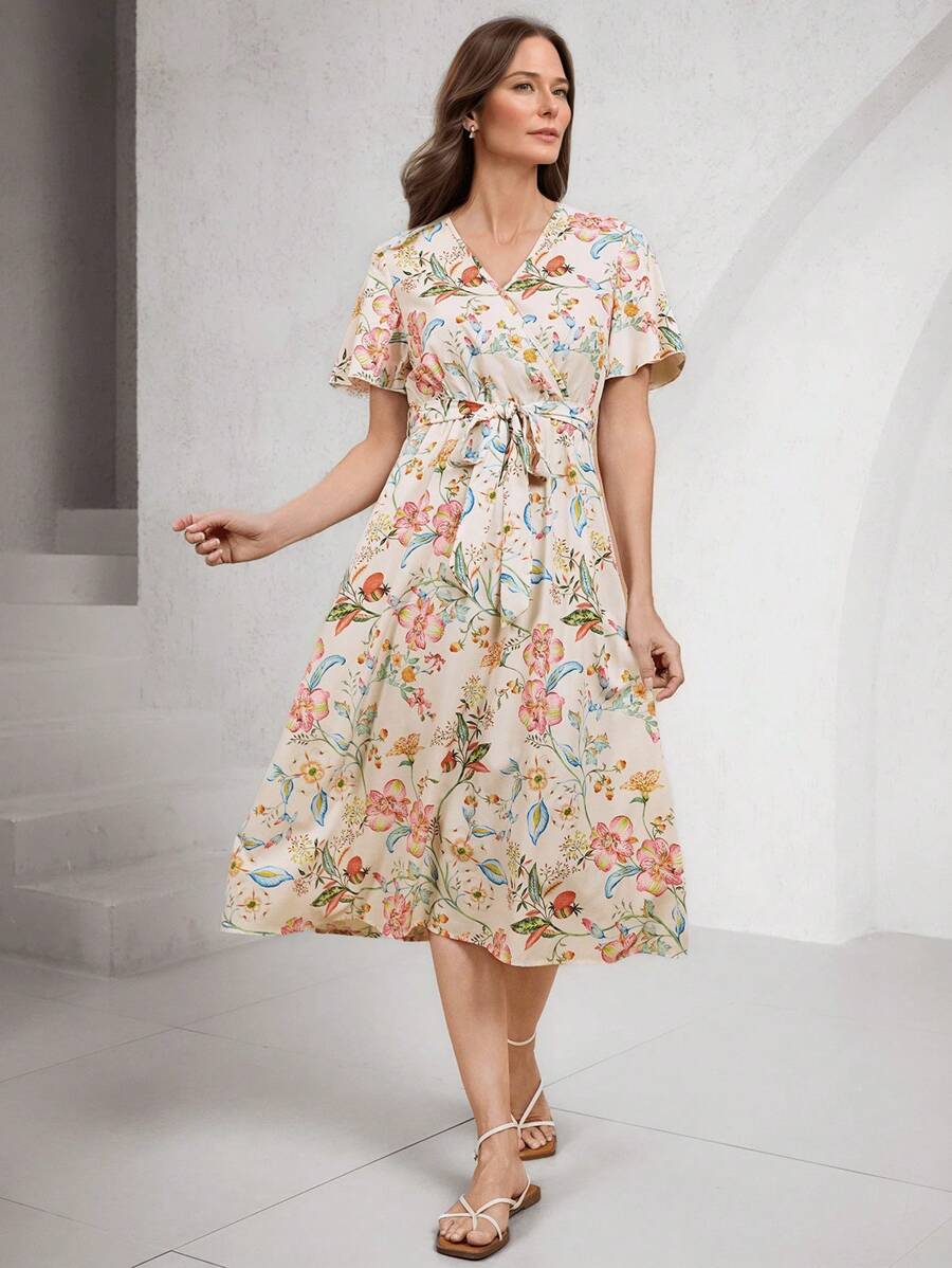 Get ready to make a statement with our Elegant Boho Floral Long Dress! Perfect for summer vacations and festivals, this dress combines style and comfort. With its unique bohemian floral pattern, you'll turn heads wherever you go. Be the envy of the crowd with this must-have outfit!