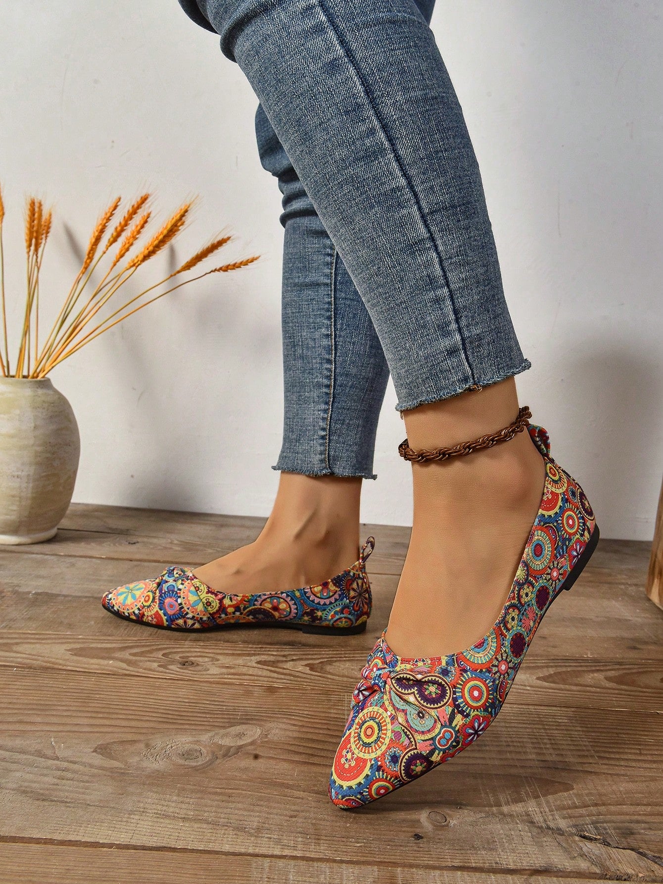 Step out in style with these elegant brown minimalist flats, designed with a charming pleated toe that adds a touch of whimsy to your summer outings. Lightweight and comfy, they’re perfect for sunny strolls or casual adventures, blending simplicity with a playful twist. Your feet will thank you!