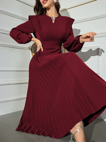 Unlock a new level of chic with our Elegant Burgundy Red Keyhole Neckline Lantern Sleeve Dress! The deep red tone and keyhole neckline add an alluring touch, while the lantern sleeves and pleated hem elevate the style. Perfect for any occasion, this dress is sure to make a statement and turn heads.
