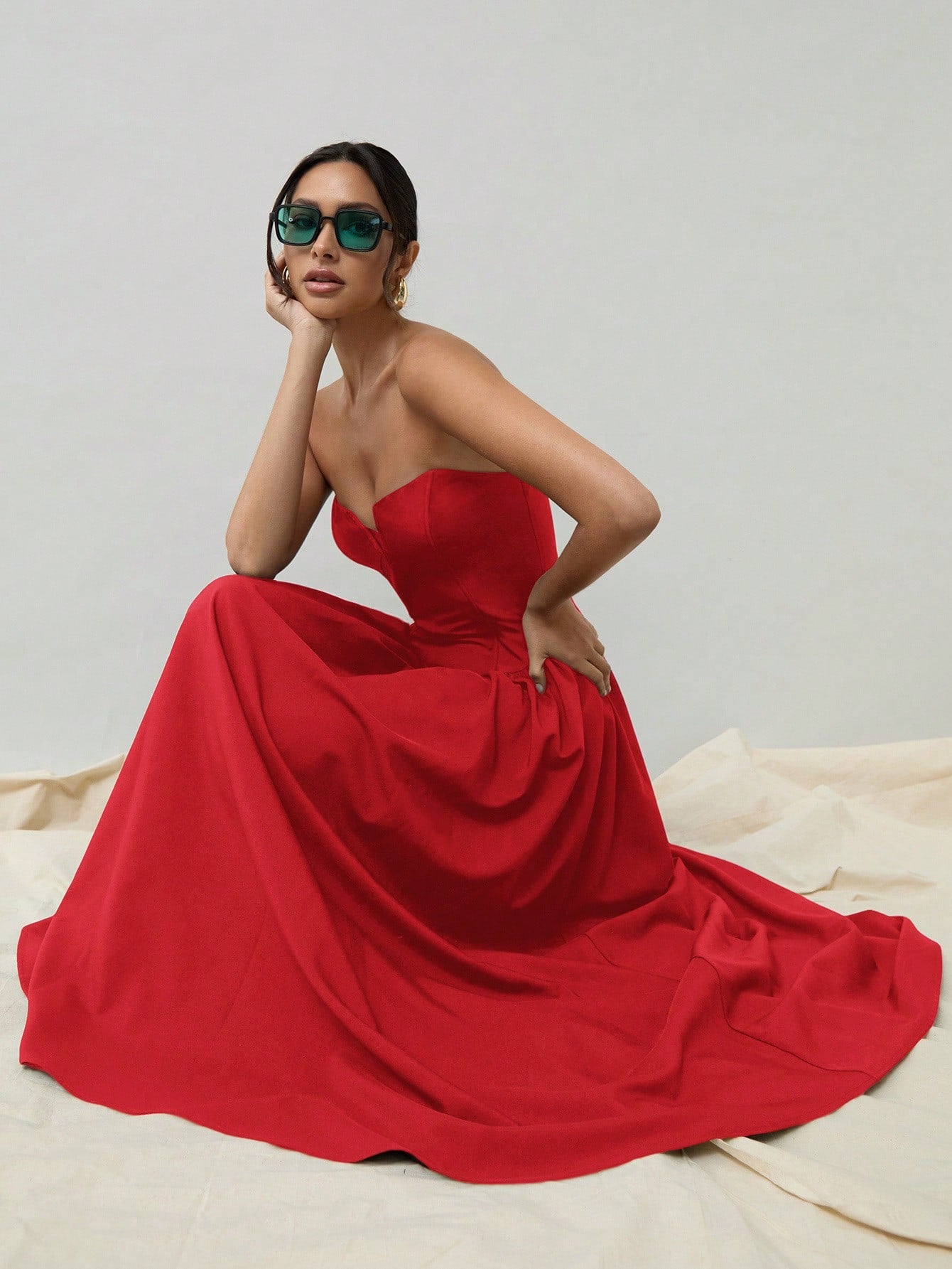 corset bustier maxi dress Satin bustier corset maxi dress with a train   RASARIO Online Boutique 44 (FR)