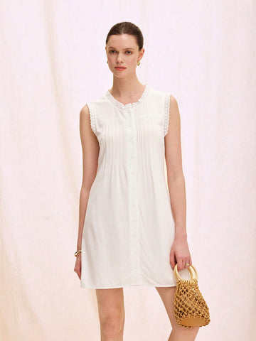 Step out in style with this playful yet elegant loose dress designed for casual comfort. Featuring delicate lace patchwork and charming pleated details, its solid color makes it easy to mix and match for any occasion. Perfect for those who love a touch of whimsy with their everyday look!