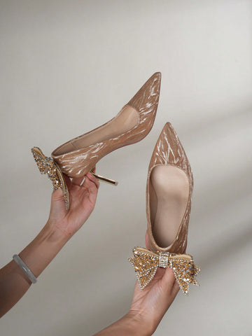 Add some sparkle to any special occasion with these Elegant Champagne Sequin Stiletto Pumps! The beautiful bowknot detail adds a touch of elegance, making them perfect for weddings and other special events. These pumps will have you feeling chic and glamorous.