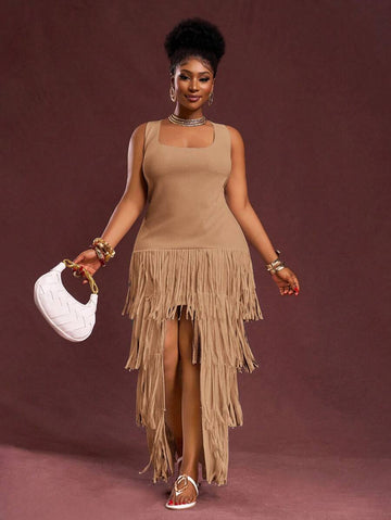 Turn heads at every summer party or wedding with this elegant white fringe dress designed specifically for plus size women. Its curve-hugging fit celebrates your shape while playful fringes add dynamic movement and fun. Light, breezy, and stylish, this dress promises both comfort and wow-factor perfect for making unforgettable memories.