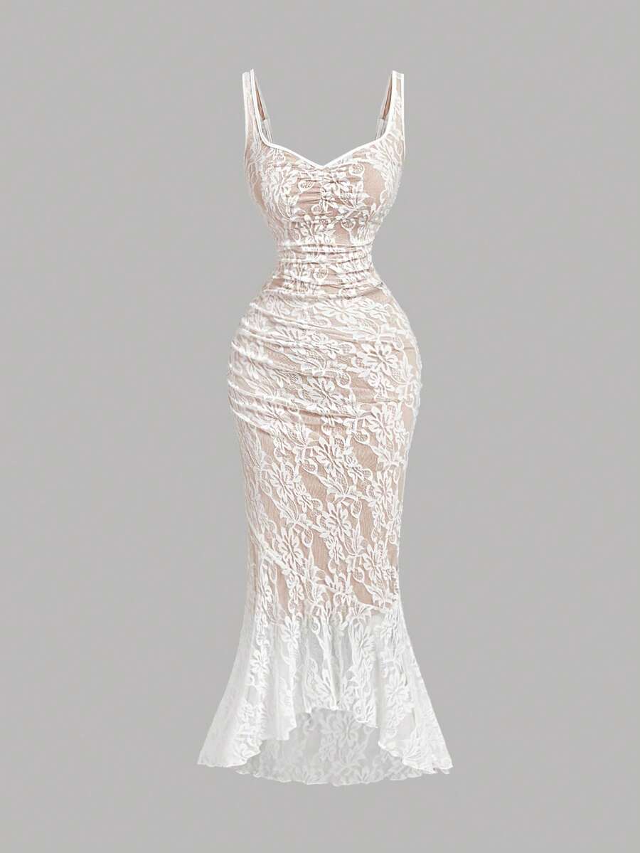 Experience the breathtaking fusion of heritage lace artistry and sharp, modern architectural tailoring. This stunning ruffle-hem ensemble is meticulously designed for the woman who values a high-fashion, "quiet luxury" approach to seasonal dressing—the ultimate centerpiece for prestigious garden retreats, exclusive wedding soirées, and high-authority summer galas.