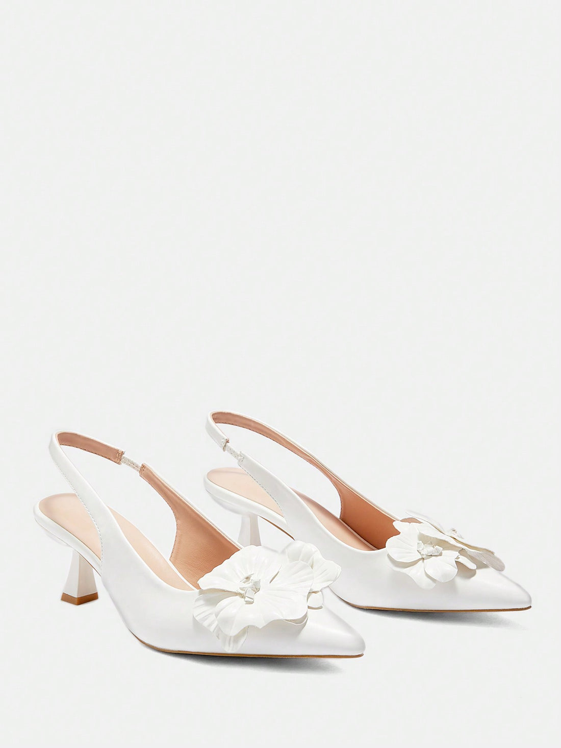 Elevate your style with our Elegant Floral Lady High Heeled Shoes. Perfect for summer graduation and prom, these shoes add a touch of elegance to any outfit. The floral design adds a feminine touch while the high heel gives you a sophisticated and confident look.