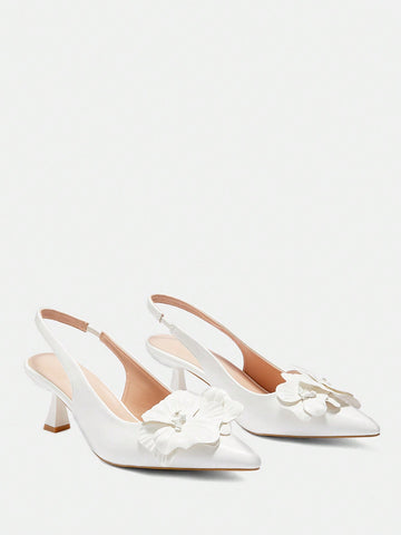 Elevate your style with our Elegant Floral Lady High Heeled Shoes. Perfect for summer graduation and prom, these shoes add a touch of elegance to any outfit. The floral design adds a feminine touch while the high heel gives you a sophisticated and confident look.