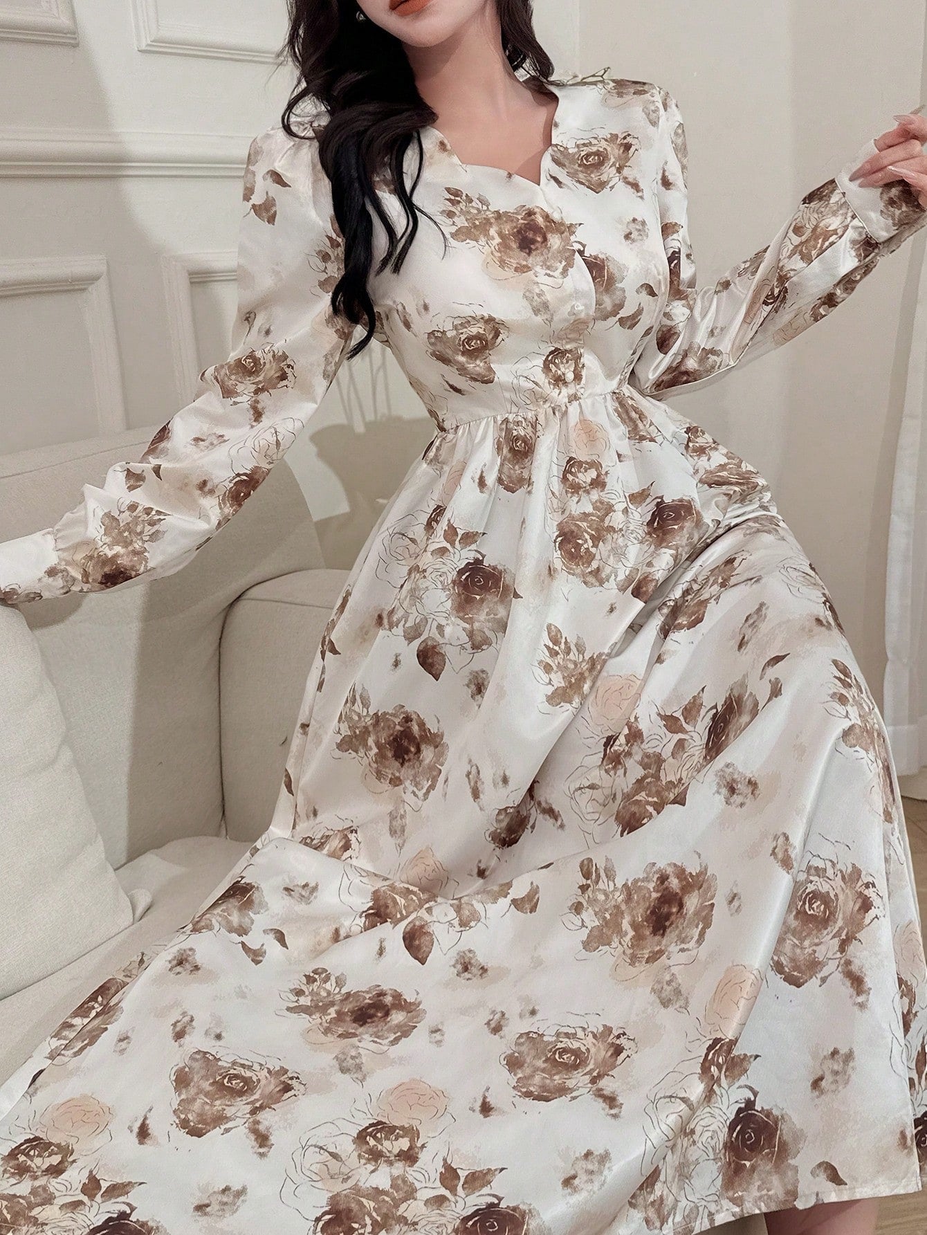 Stay stylish and warm with our Elegant Floral Print Long Dress! Perfect for autumn and winter wear, this dress features a stunning floral print that will make you stand out. With its long length, it's also great for keeping you cozy during the colder months. Upgrade your wardrobe with this must-have dress!