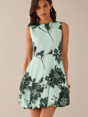 Step into sunny days with this Elegant Floral Print Mini Dress, designed to keep you cool and charming. Its sleeveless cut and lively floral pattern make it perfect for romantic summer outings, adding a dash of fun and flirty flair to your wardrobe. Light, breezy, and effortlessly stylish, this mini dress invites you to twirl through warm evenings with confidence and grace.