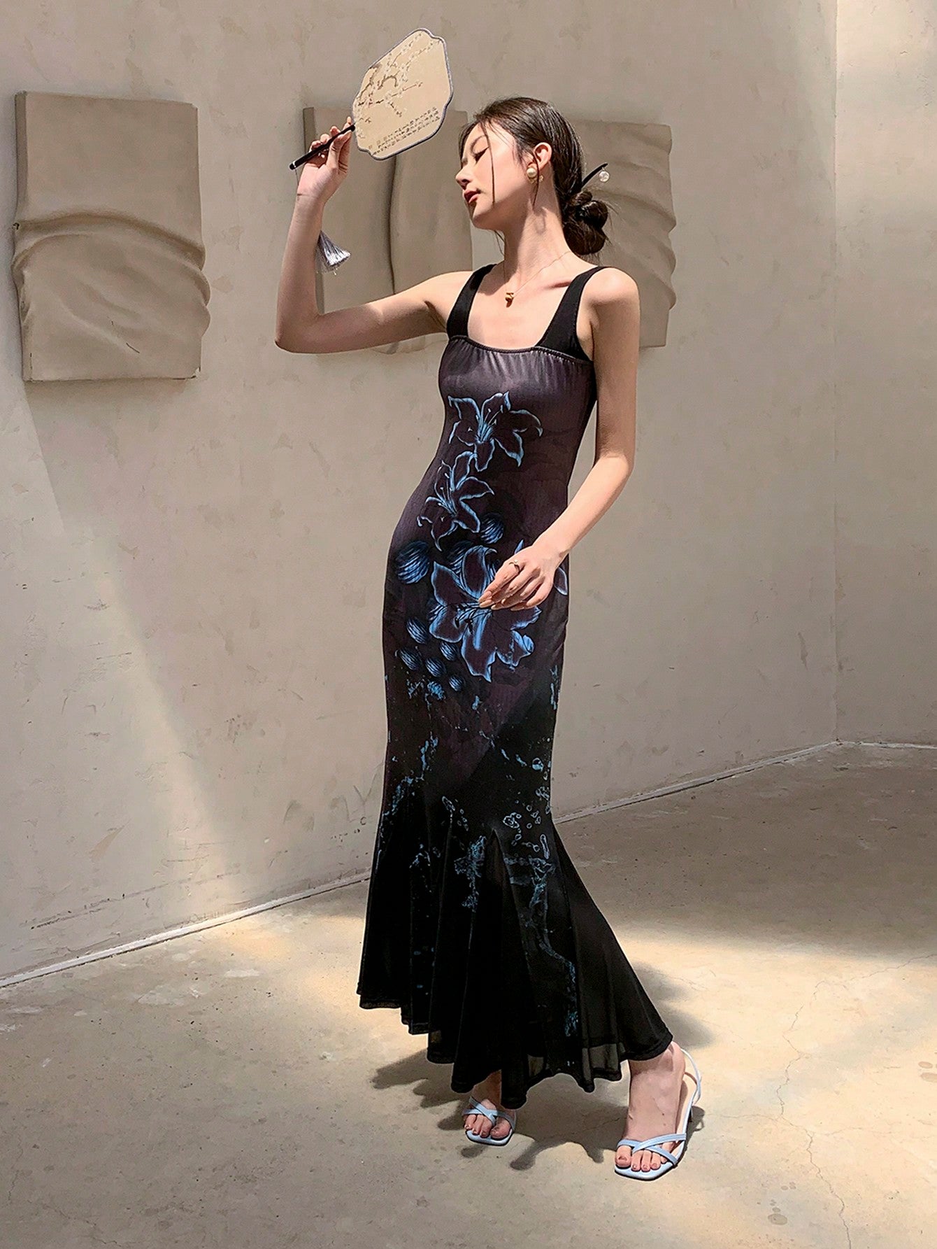 Turn heads this summer in the Elegant Floral Printed Patchwork Mermaid Dress. Its playful mix of floral patterns and flattering mermaid silhouette brings a fun, flirty vibe to any sunny day or evening event. Lightweight and stylish, it’s perfect for twirling through warm weather with confidence and charm.