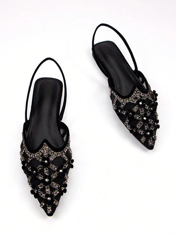 Step into charm with these Elegant Floral Rhinestone Black Velvet Pointed Toe Mule Slippers. Their soft velvet and sparkling rhinestones add a touch of glam to your daily comfort or party look. The pointed toe design keeps things sleek and stylish, making every step feel like a celebration. Perfect for lounging or dancing the night away!