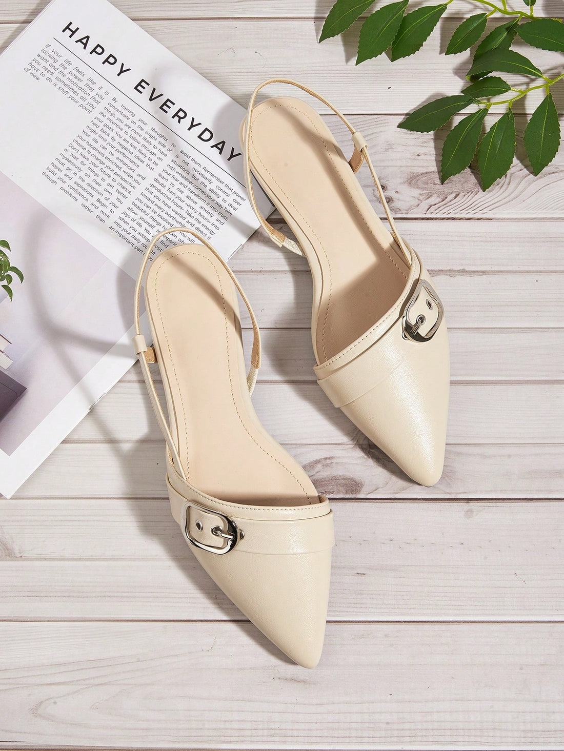 Effortlessly elevate any outfit with our Elegant French-Inspired Pointed-Toe Flat Sandals for Spring/Summer. Featuring a sleek pointed-toe design, these sandals add a touch of sophistication to your look. Perfect for the warmer seasons, these sandals provide both style and comfort.