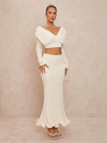 Step into the spotlight with this elegant high-end lace skirt, perfect for weddings, lively parties, and spring festivals. Its delicate lace details add a touch of romance, while the flattering fit lets you dance the night away in style. Whether you're twirling under the sun or celebrating under the stars, this skirt brings effortless charm to every occasion. Embrace the playful spirit of spring with a look that’s both sophisticated and fun!