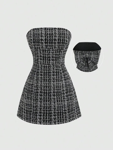 Step out in style with this playful pink tweed bandeau mini dress, featuring a charming bowknot that adds a flirty touch. Its high-end fabric and versatile design make it perfect for both casual outings and special occasions. Embrace effortless elegance and turn heads wherever you go!