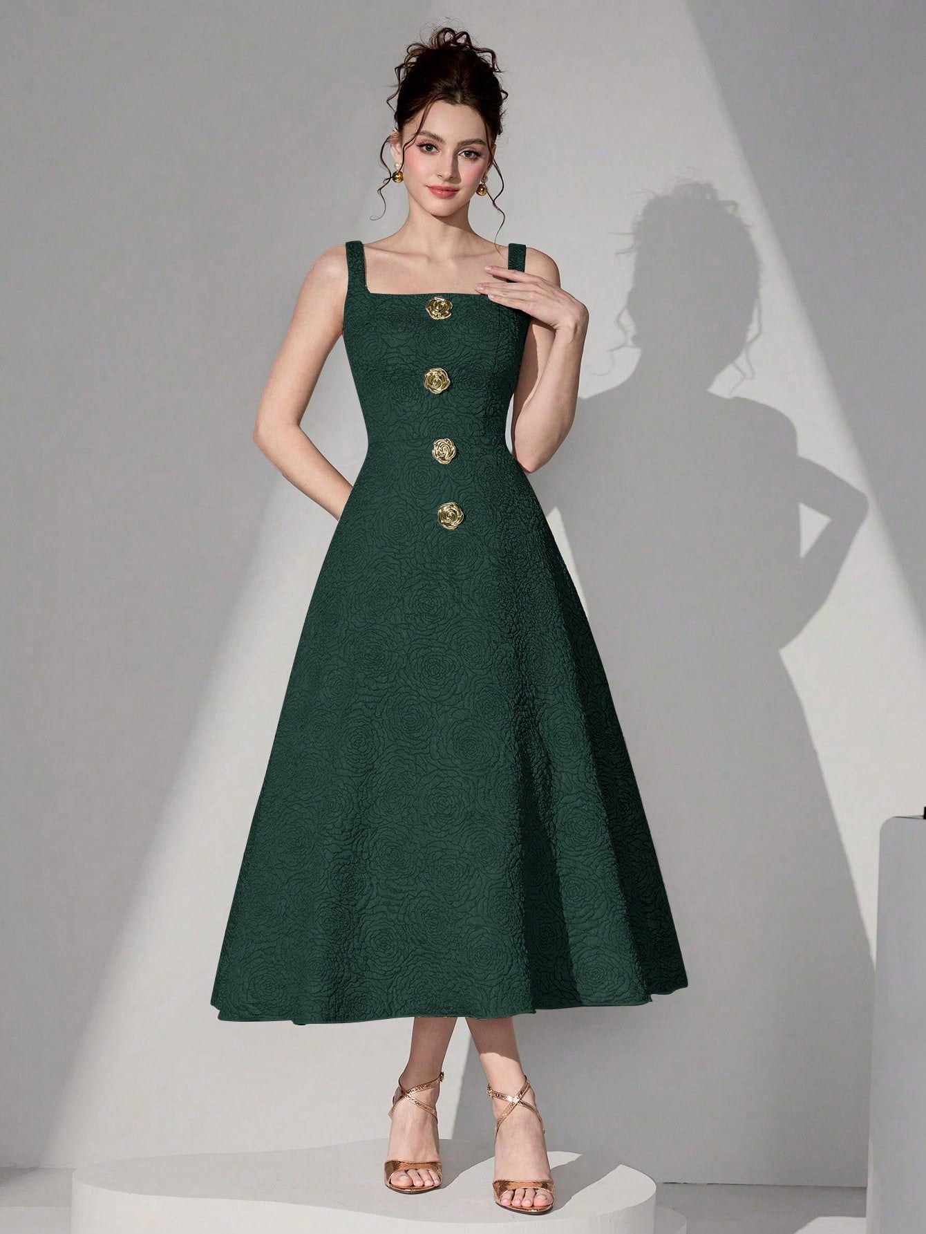 Step into the spotlight with this Elegant Jacquard Gala Dress, designed to turn heads at weddings and proms alike. Featuring intricate jacquard fabric and eye-catching metal decor, this party dress blends sophistication with a touch of bold flair. Perfect for dancing the night away or making a grand entrance, it’s your go-to choice for unforgettable celebrations.