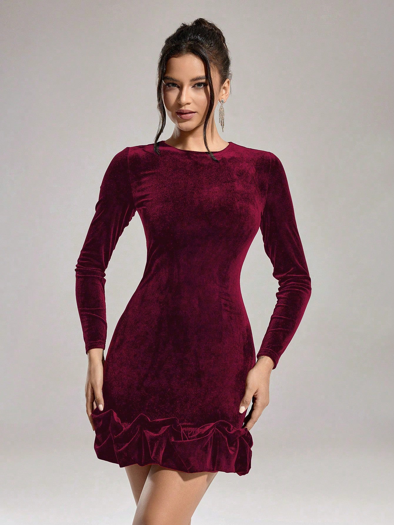 Turn heads at every celebration with this Elegant Long Sleeve Velvet Bodycon Dress. Its soft velvet fabric hugs your curves while the long sleeves add a touch of sophistication. Perfect for weddings, parties, or any seasonal festivity, this dress combines comfort and style so you can dance the night away with confidence and flair.