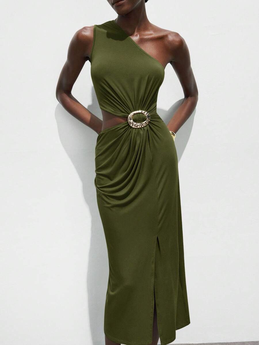 Step into the spotlight with this playful mid-length dress featuring a chic asymmetric neckline and a shiny metal buckle detail. Designed for cozy autumn and winter nights, it promises to keep you stylish and comfortable at every party or wedding. Flirty yet elegant, this dress is your go-to for turning heads with effortless charm.