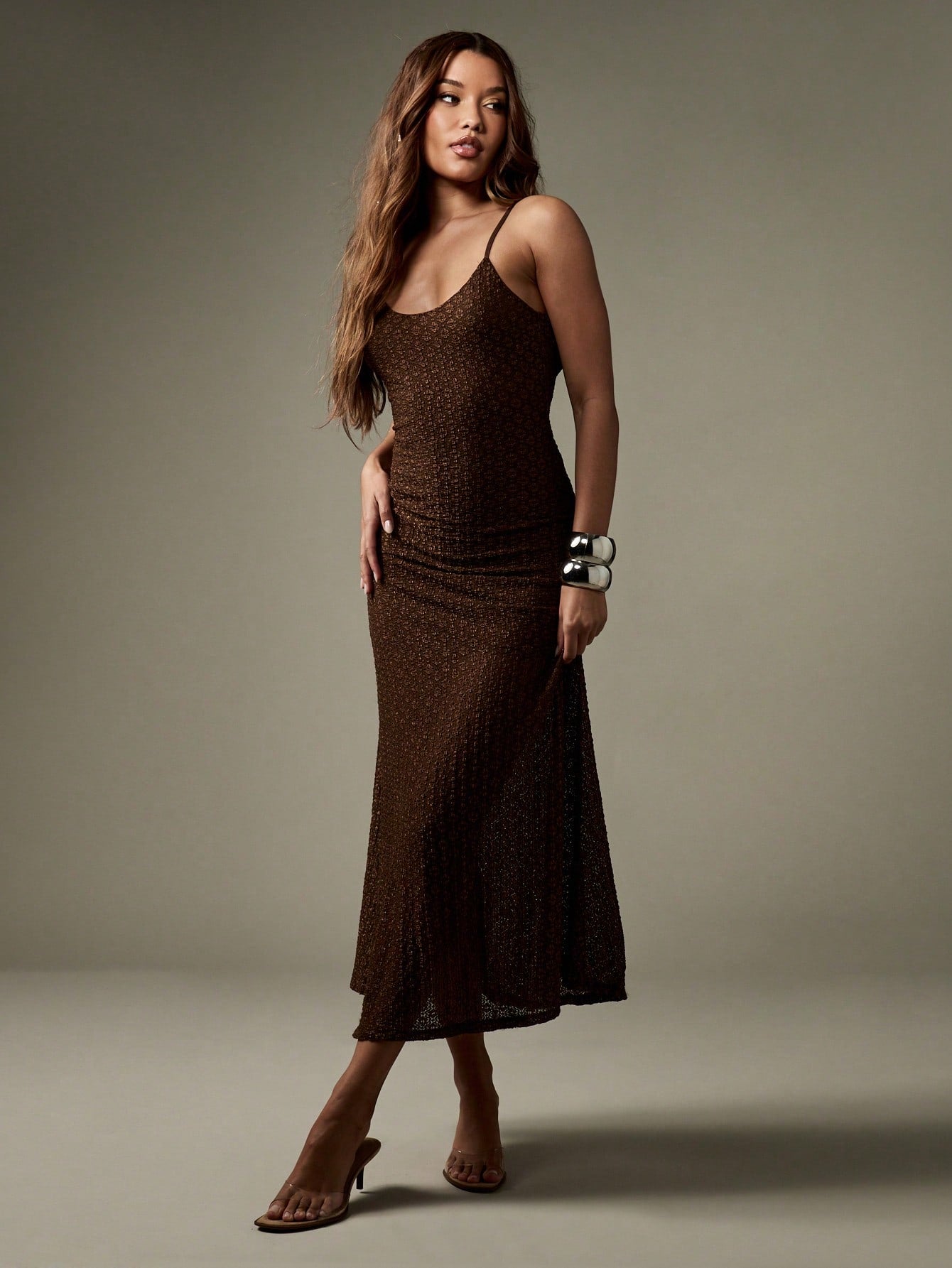 Turn heads at every soirée in this Elegant Midaxi Evening Dress, shimmering with glitter and featuring a daring backless design. Perfect for cocktail parties, dinner dates, or wedding celebrations, it combines charm and confidence effortlessly—making you the star of the night with every step.