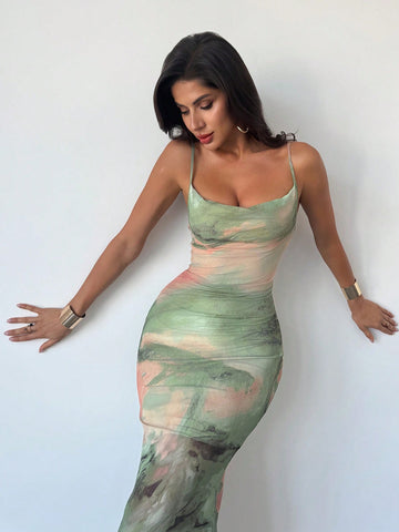 Get ready to celebrate in style with our Elegant Minimalist Green Floral Bodycon Dress! This fun and sophisticated dress is perfect for Saint Patrick's Day events and resort parties. Stand out from the crowd in this green floral dress and embrace the holiday spirit.