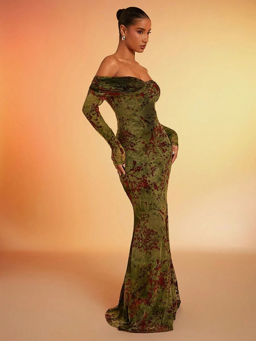 Turn heads and twirl with confidence in this Elegant Off-Shoulder Mermaid Hem Dress, designed to celebrate your chic side. The playful twist detail adds a flirty touch, while the mermaid hem gracefully highlights your silhouette. Perfect for evenings when you want to mix elegance with a dash of fun.