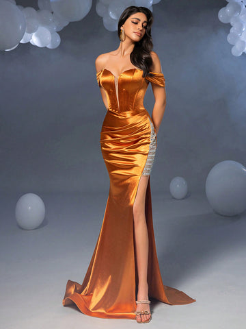 Turn heads at any event with this Elegant Off-Shoulder Mermaid Hem Evening Dress. Its graceful off-shoulder design adds a flirty touch, while the mermaid hem creates a stunning silhouette that dances with every step. Perfect for weddings, proms, or any special occasion where you want to shine and twirl with confidence.