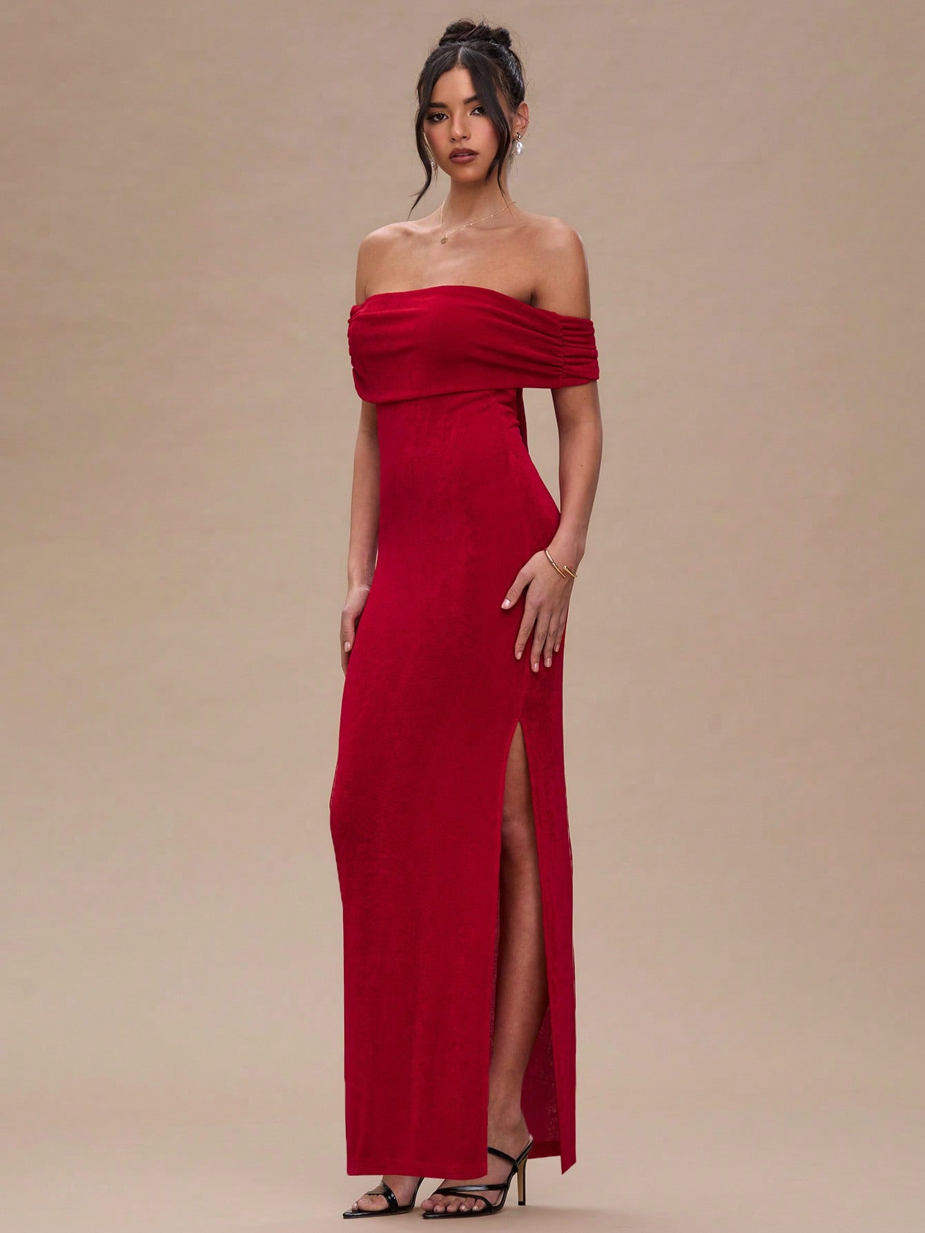 Elegant Off-Shoulder Red Bodycon Dress with Metallic Buckle