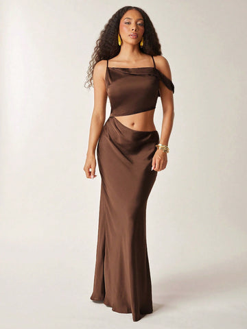 Turn heads at every summer wedding with this Elegant Off-Shoulder Satin Mermaid Maxi Dress. Its smooth satin fabric and flattering mermaid silhouette hug your curves while the off-shoulder design adds a flirty touch. Lightweight and breezy, it’s your go-to for dancing the night away in style and comfort.