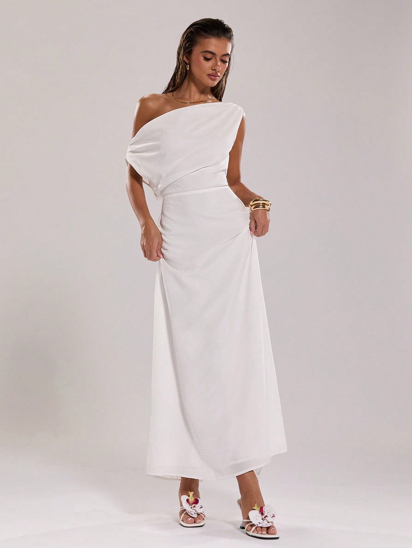 Look effortlessly chic in our Elegant Off-Shoulder White A-Line Summer Dress! Perfect for beach vacations and music festivals, it's both stylish and comfortable. Show off those shoulders and enjoy the warm weather in this must-have dress. A summer essential for any fashion-forward, free-spirited individual. #beachvibes #festivalready