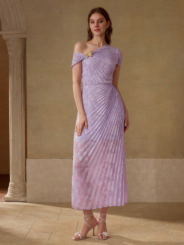 Step into the spotlight with this Elegant Pleated Dress, featuring a charming metal butterfly accent that adds a whimsical touch to your look. Its flowing pleats create graceful movement, perfect for twirling at any stylish occasion. Light, lively, and effortlessly chic, this dress is your new go-to for turning heads with a playful flair.