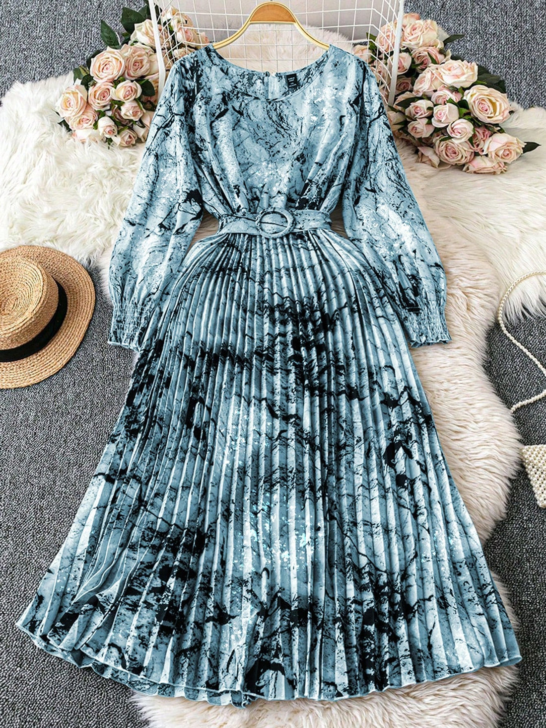 Step into autumn with flair in this Elegant Plus Size Maxi Dress. Featuring a flattering tie-up belt to highlight your waist and a charming pleated hem that adds movement, this dress combines comfort with style. Perfect for cozy days or festive evenings, it’s designed to celebrate your curves with playful elegance.