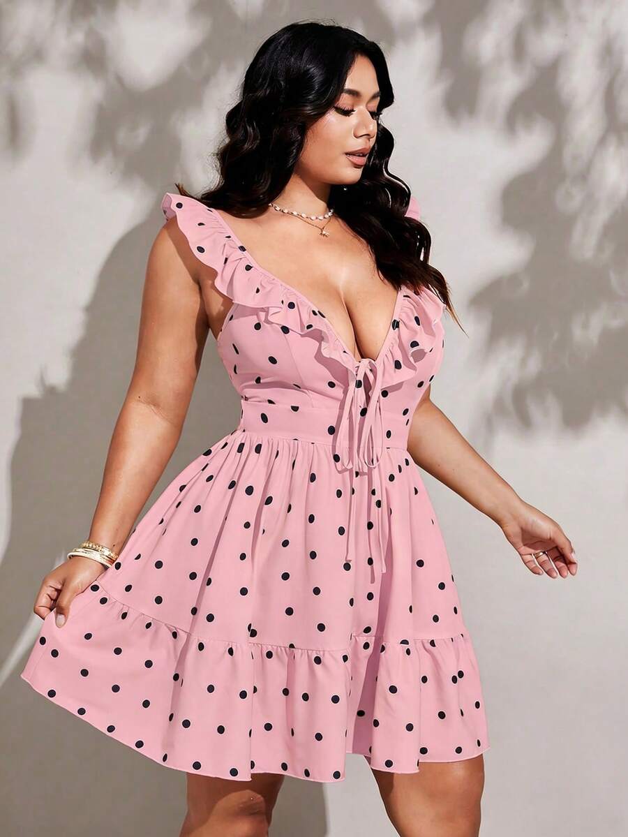 Experience the breathtaking fusion of mid-century cinematic heritage and sharp, modern architectural tailoring. This stunning polka dot ensemble is meticulously designed for the woman who values a high-fashion, "quiet luxury" approach to occasion dressing—the ultimate centerpiece for prestigious garden weddings, exclusive afternoon teas, and high-authority romantic retreats.
