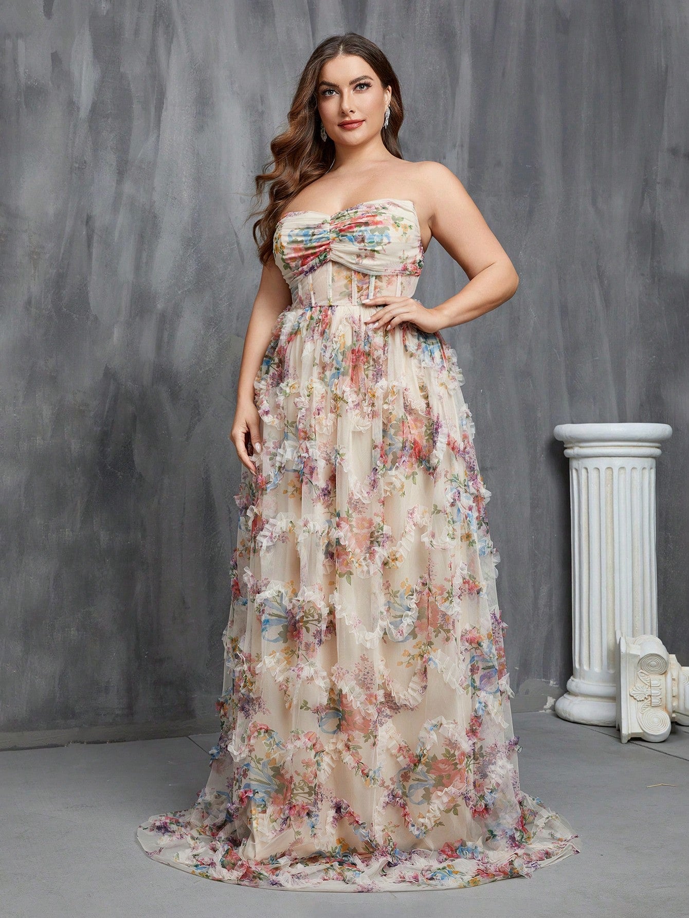 Turn heads at any celebration with this Elegant Plus Size Floral Appliques Ruched Tube Dress. Featuring charming floral appliques and flattering ruching, it hugs your curves in all the right places. Perfect for weddings, evenings out, or graduation parties, this dress combines comfort and style, letting you dance and twirl with confidence and flair. Celebrate your special moments in a dress as unique as you are!