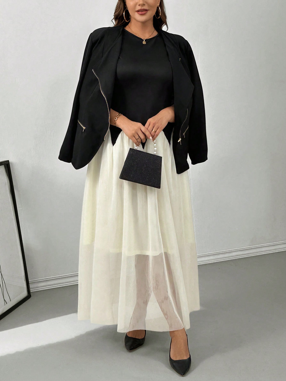 Celebrate Halloween in style with this Elegant Plus Size Color Block Mesh Dress. Designed for both the office and special nights out, it combines festive flair with flattering comfort. The playful color block and breathable mesh add a fun twist while keeping it chic and professional. Perfect for turning heads at work or on a date, this dress ensures you feel confident and festive all day and night.