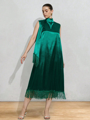 Step out in style and comfort with this Elegant Plus Size Halter Dress. Its solid color and loose, straight cut offer a flattering fit that moves with you, perfect for any occasion. The halter neckline adds a flirty touch, making it easy to dress up or down. Embrace effortless elegance with a playful twist!