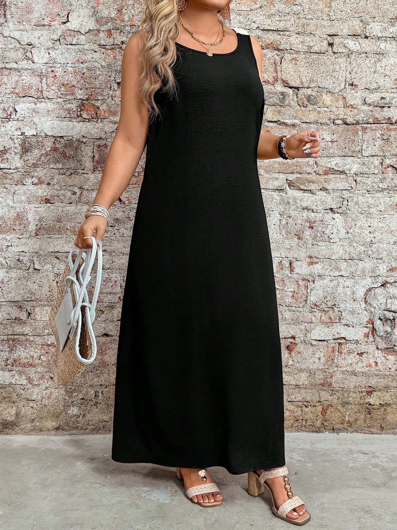 Celebrate the season in style with this elegant plus size holiday dress, featuring charming romantic patchwork and a playful bow detail. Designed to flatter your curves while adding a touch of whimsy, it’s perfect for festive gatherings where you want to shine and feel fabulous. Embrace comfort and confidence wrapped in holiday cheer!