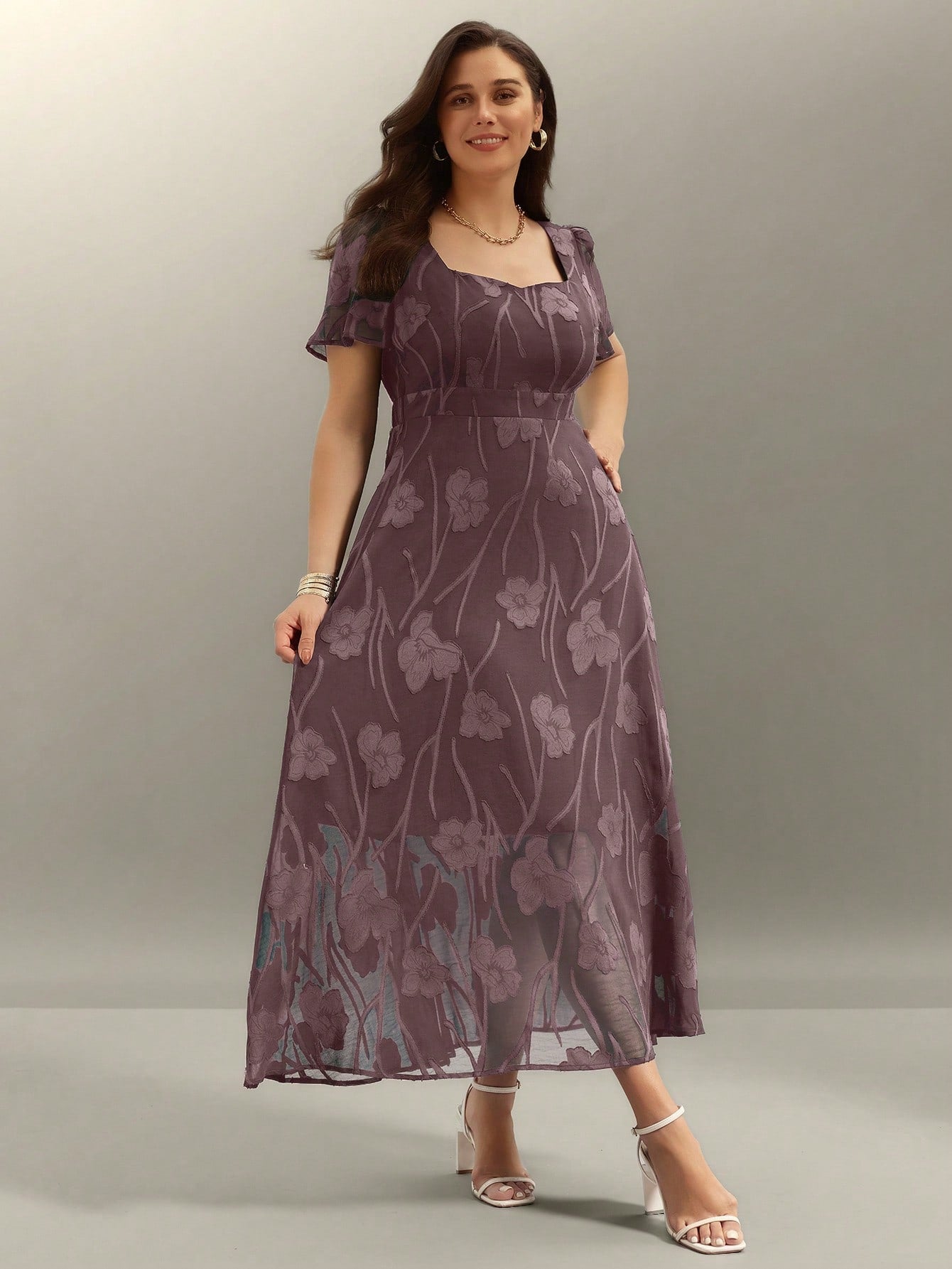 Step into vacation mode with this Elegant Plus Size Jacquard Dress in a charming green hue. Its textured jacquard fabric adds a touch of sophistication, while the flattering cut ensures comfort and confidence all day long. Perfect for sunny strolls or sunset dinners, this dress brings playful elegance to your getaway wardrobe.