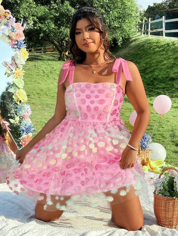 Step into charm and comfort with this Elegant Plus Size Jacquard Organza A-Line Dress. Its delicate jacquard organza fabric adds a touch of sophistication, while the playful bowknot details bring a flirty twist. Designed to flatter every curve, this dress combines elegance with a fun, confident vibe perfect for any special occasion.